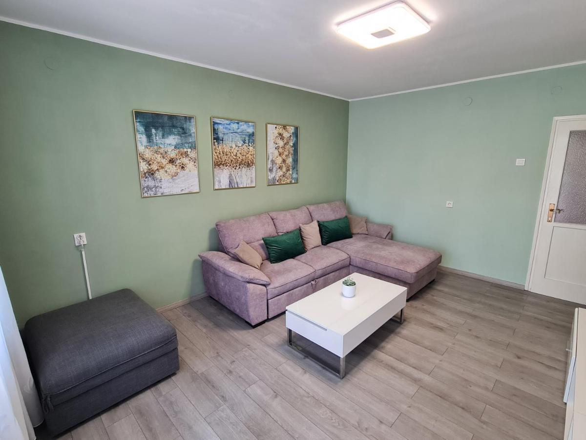 M & M Apartment Póla Kültér fotó